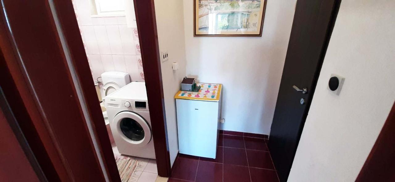 Rooms N&M Baška Voda Eksteriør bilde