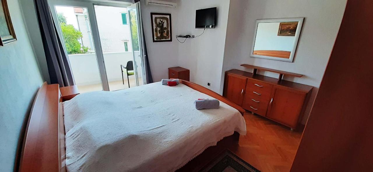 Rooms N&M Baška Voda Eksteriør bilde